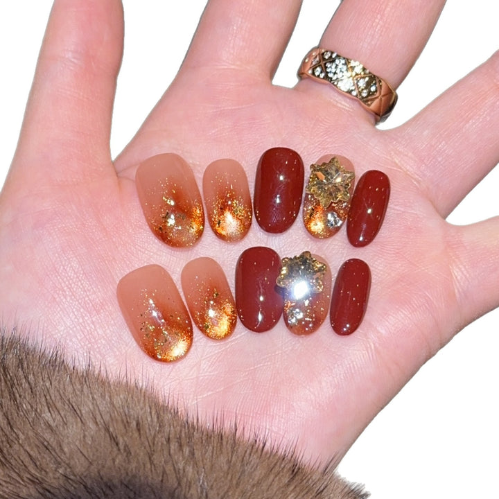 Artificial nail tips with golden accents Kalsten