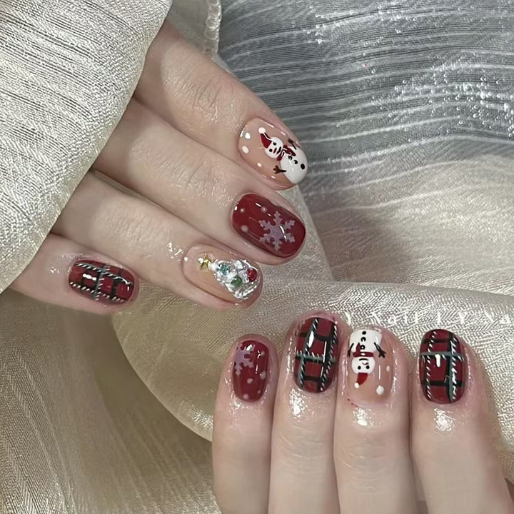 Festive Holiday-Themed Acrylic Nail Art Kalsten
