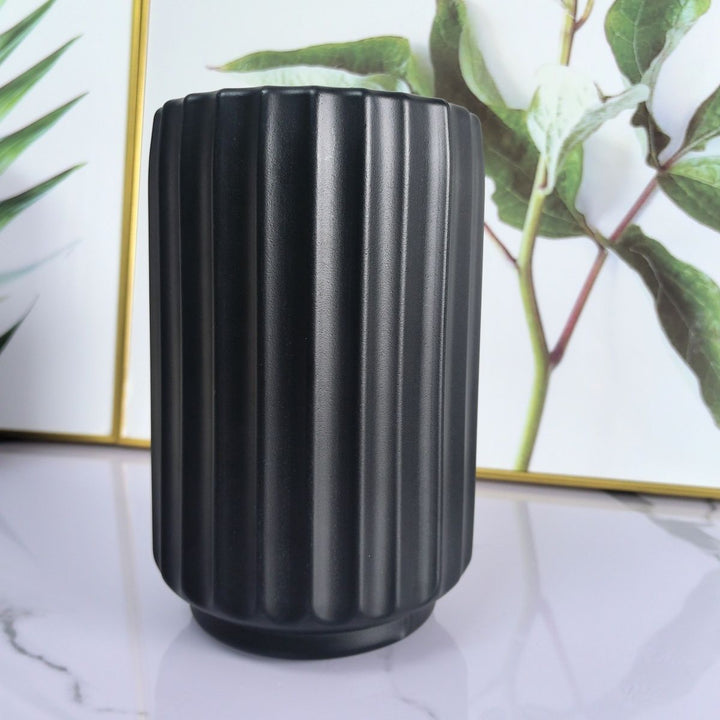 Decorative Vertical Ribbed Vase Kalsten