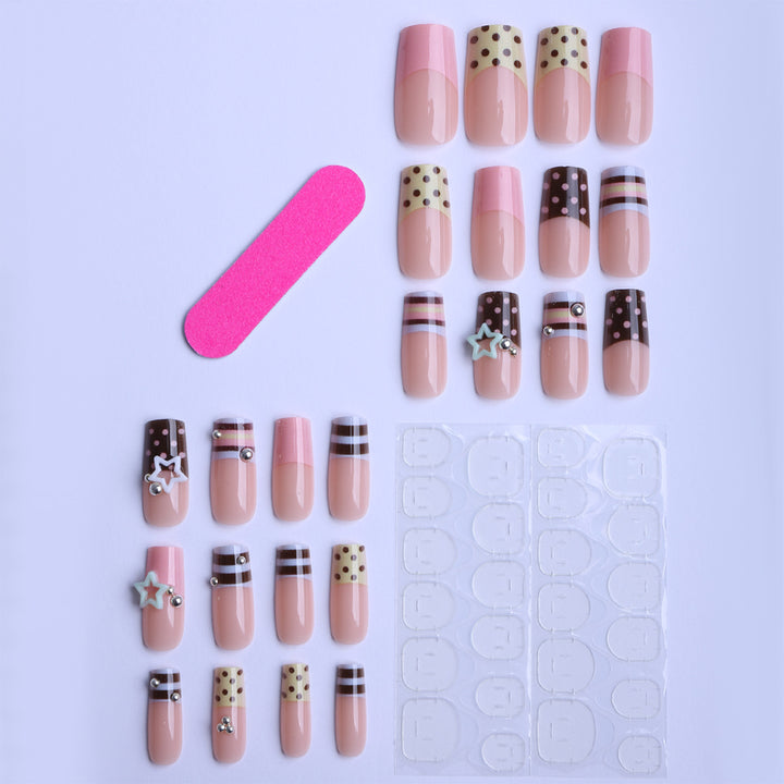 Artificial Fingernails with Playful Design Kalsten