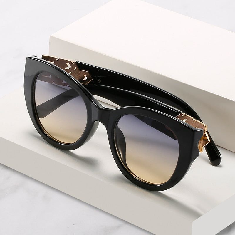 Fashion-Forward Cat-Eye Sunglasses with Decorative Accents Kalsten