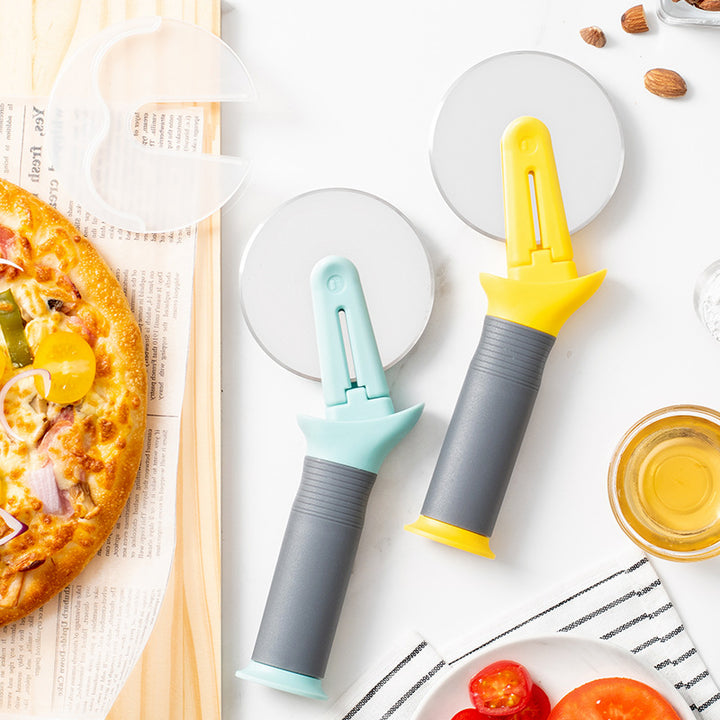 Ergonomic pizza cutter with safety mechanism Kalsten