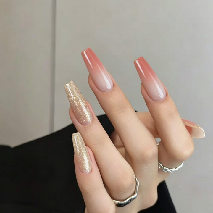 Artificial Nails in Elegant Ombre Design Kalsten