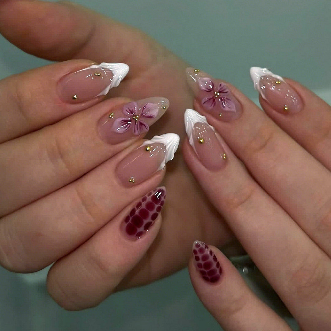 Elegant Floral-Embossed Press-On Nail Art Set