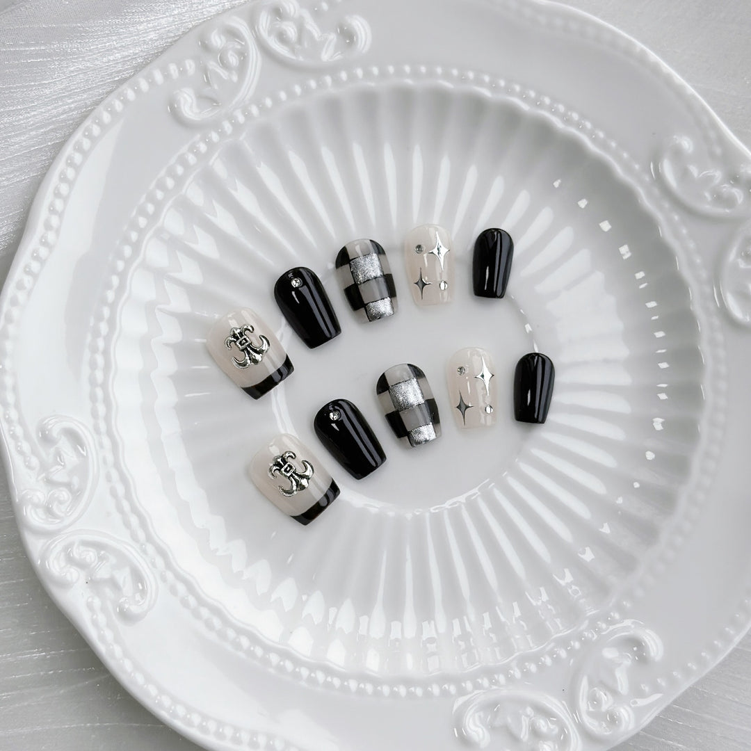 Butterfly-Embellished Press-On Nail Set