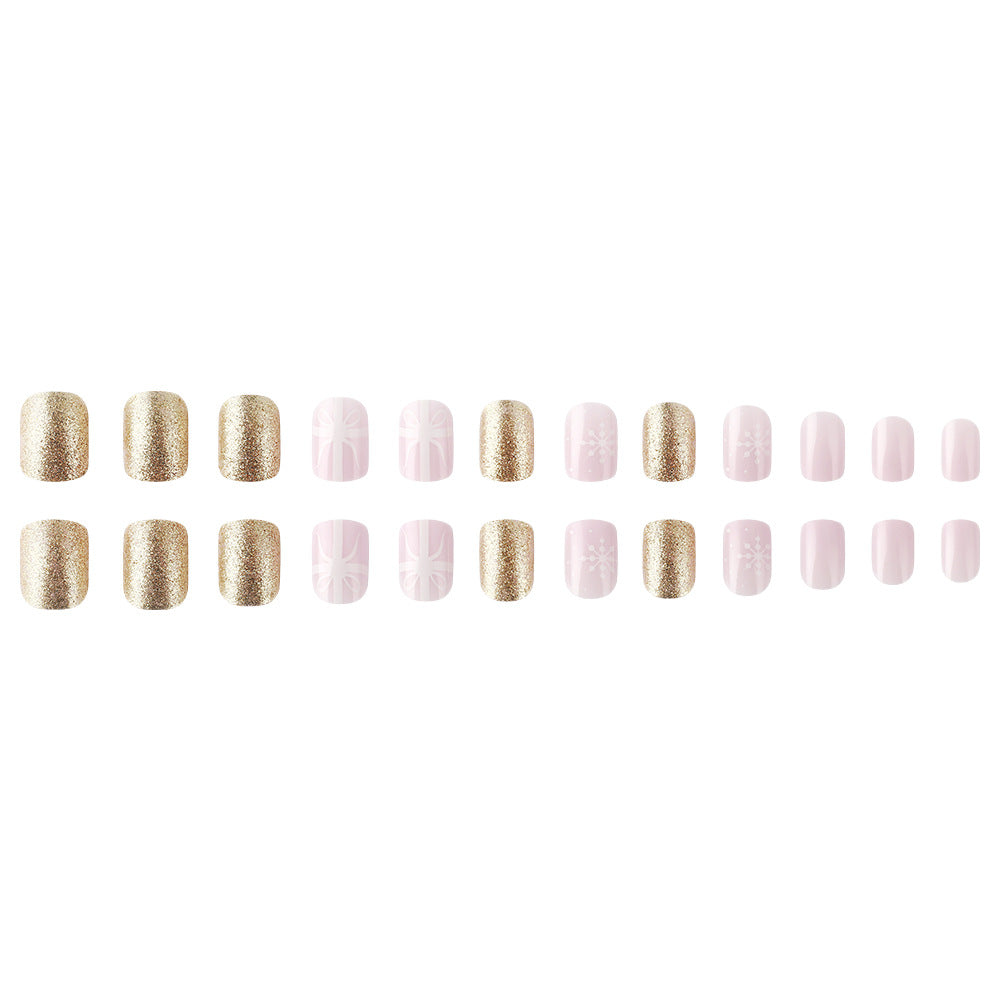Festive Winter-Themed Press-On Nail Art Kalsten