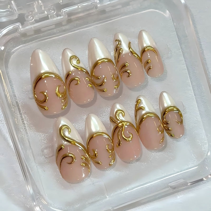 Nail art set with elegant golden applications Kalsten