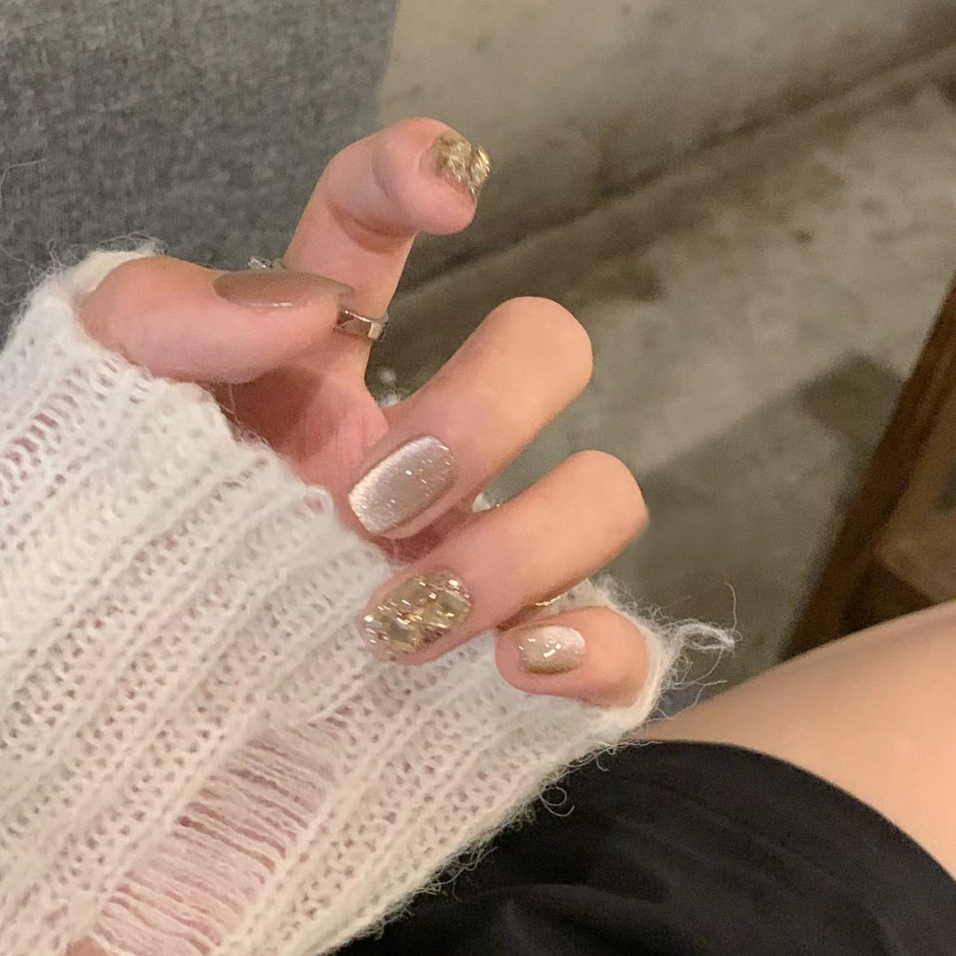 Glamorous Nail Art Press-On Set with Crystal Accents