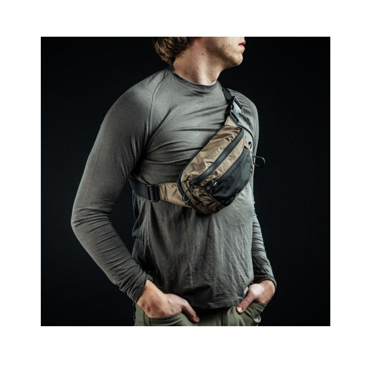 Practical waist bag with multiple compartments Kalsten