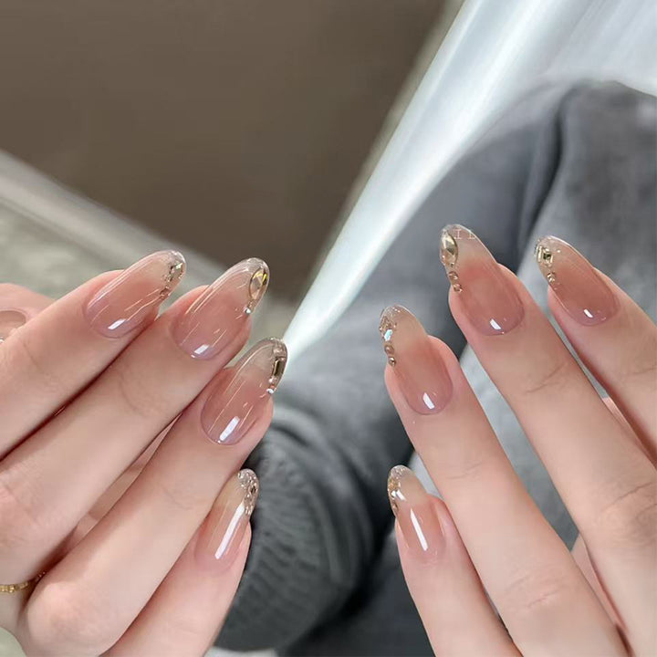 Long-lasting and Decorative Art Nails Kalsten