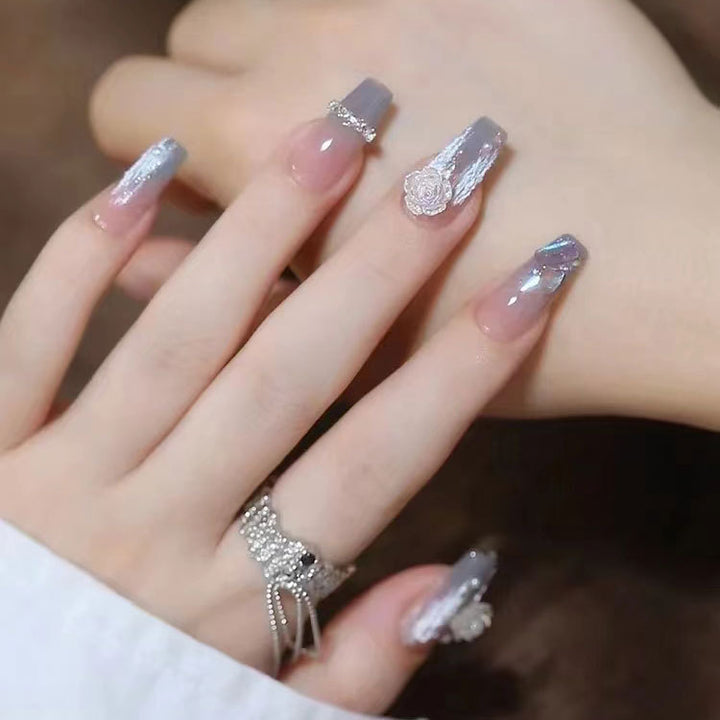 Nails with 3D flowers and glitter Kalsten
