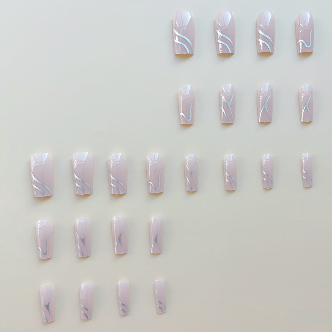 Artificial nail set with elegant 3D designs and high-gloss accents Kalsten