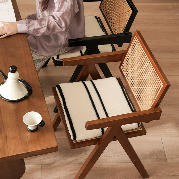 Reversible seat cushion made of teddy plush with non-slip bottom and contrast stripes Kalsten