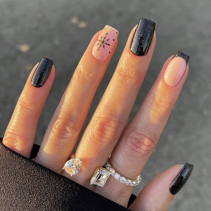 Artfully Designed Press-On Nail Set kalsten