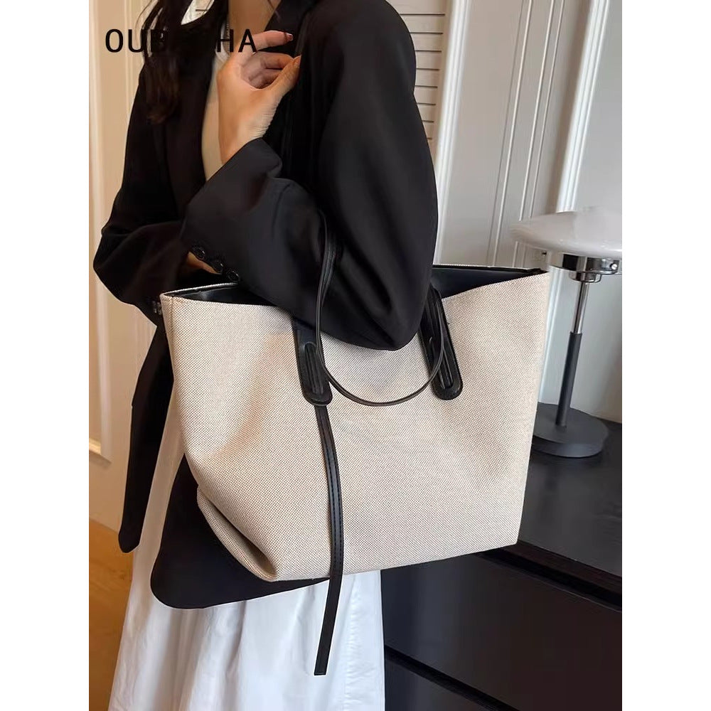 Spacious Utility Tote Kalsten