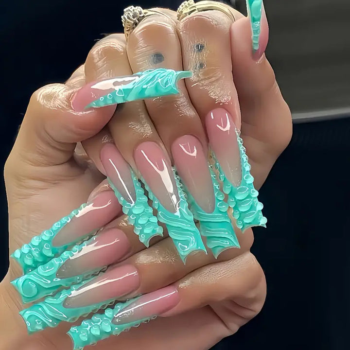 Artistic Wave-Pattern Press-On Nails Kalsten
