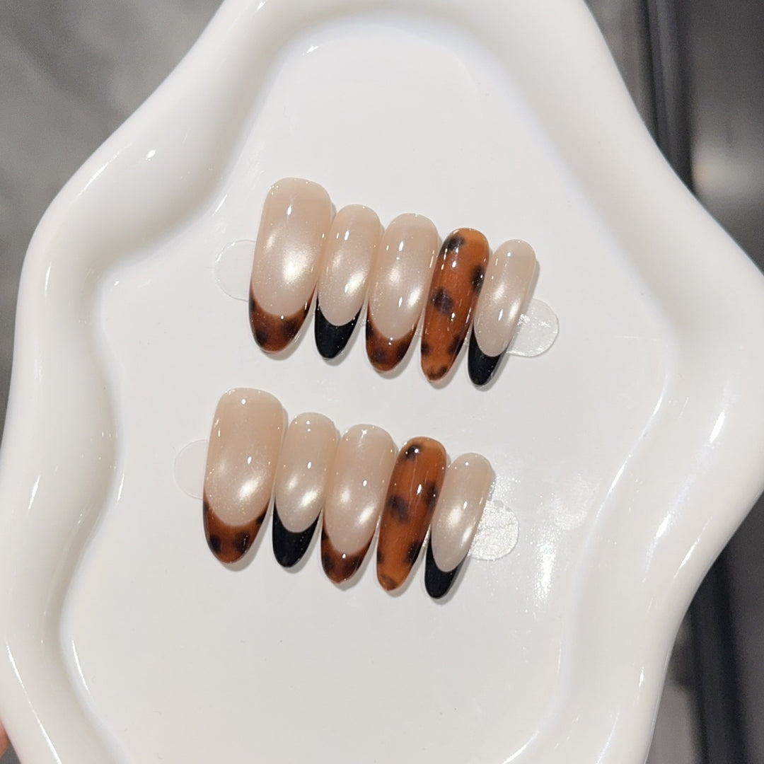 Exclusive art nail tips with elegant color gradient Kalsten