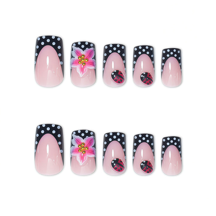 Floral-Patterned Nail Art Extensions Kalsten