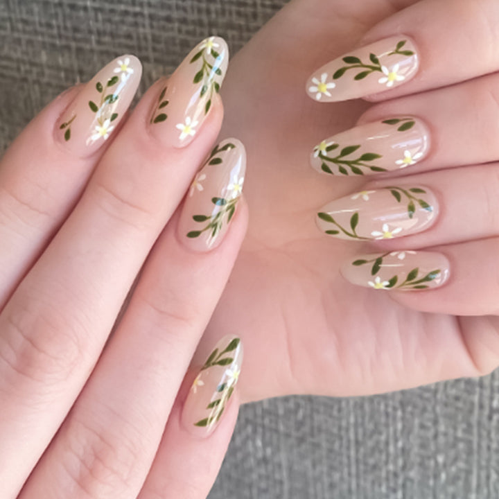 Festive Holiday Themed Decorative Press-On Nails