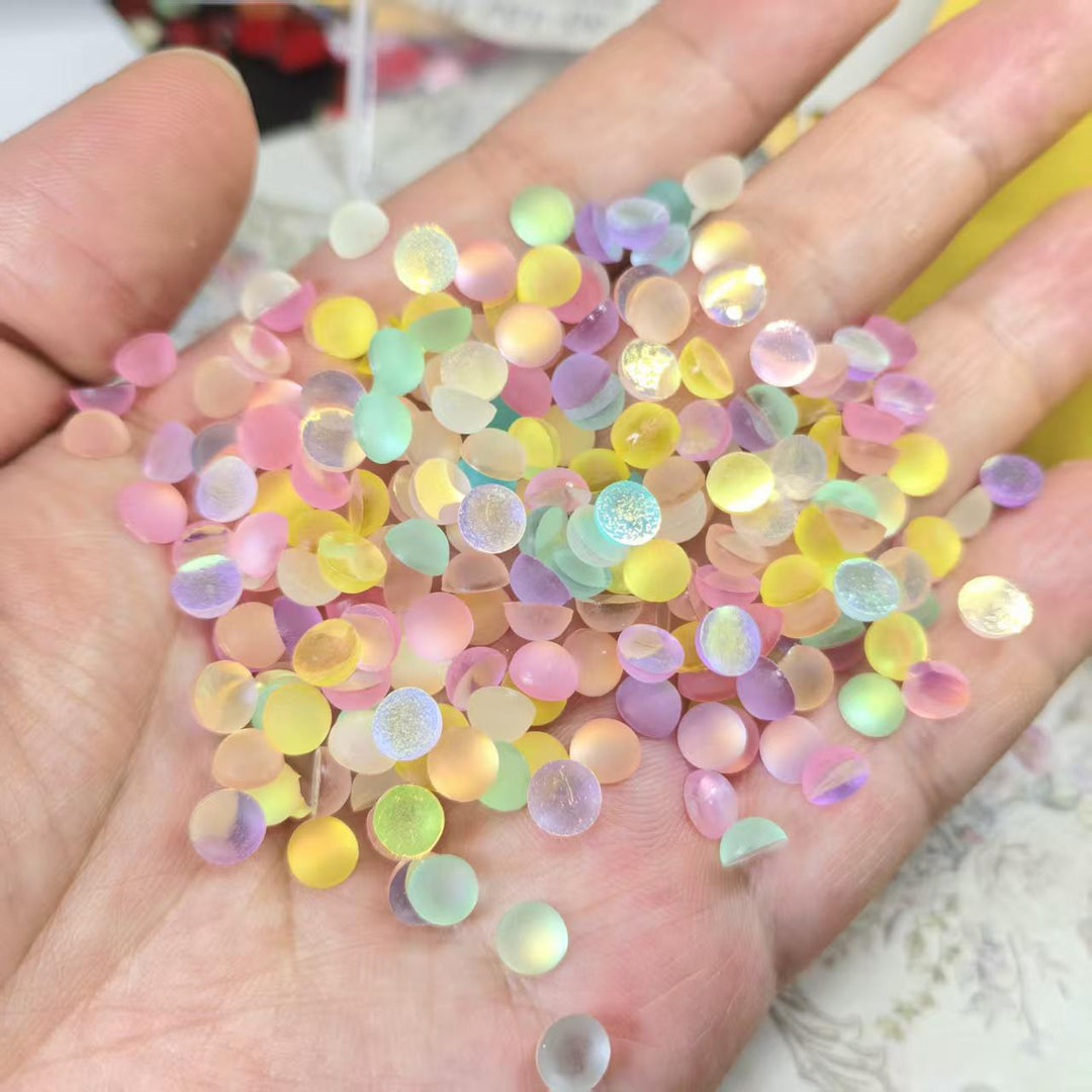 Shimmering decorative beads Kalsten