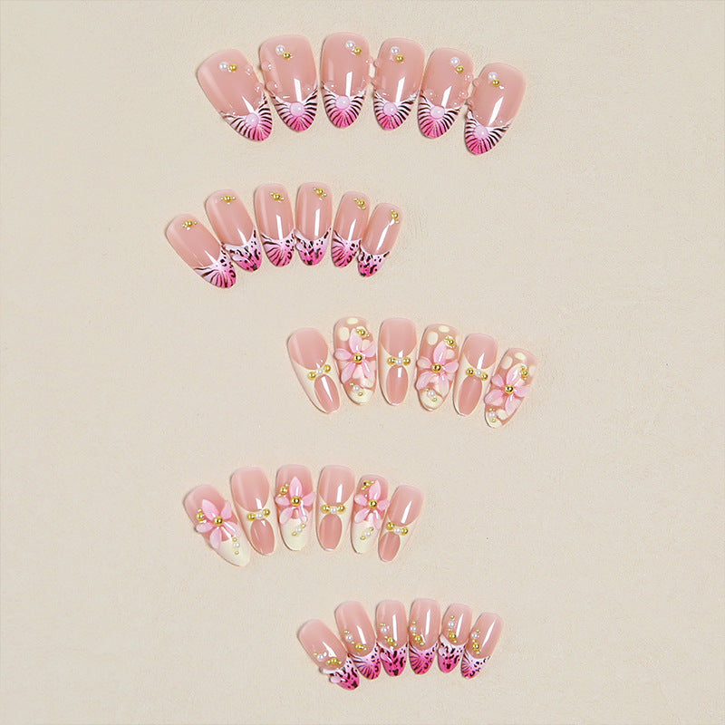 Artful artificial nails with delicate flower patterns Kalsten