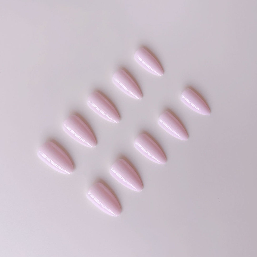 Artifical nail set with elegant, pointed and high-gloss nails Kalsten