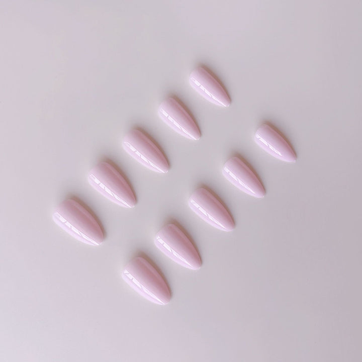 Artifical nail set with elegant, pointed and high-gloss nails Kalsten