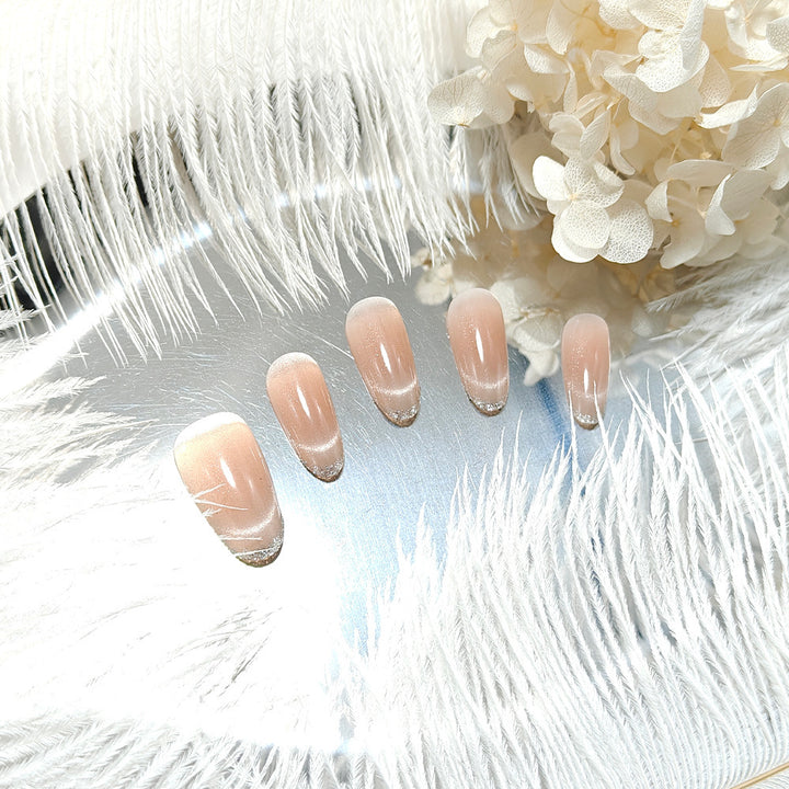 Artificial nails with elegant gloss and glitter accents Kalsten