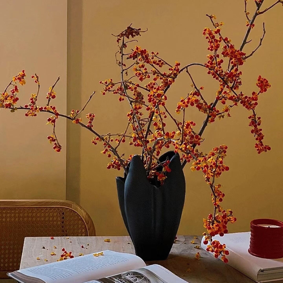 Decorative Floral Sculpture Vase