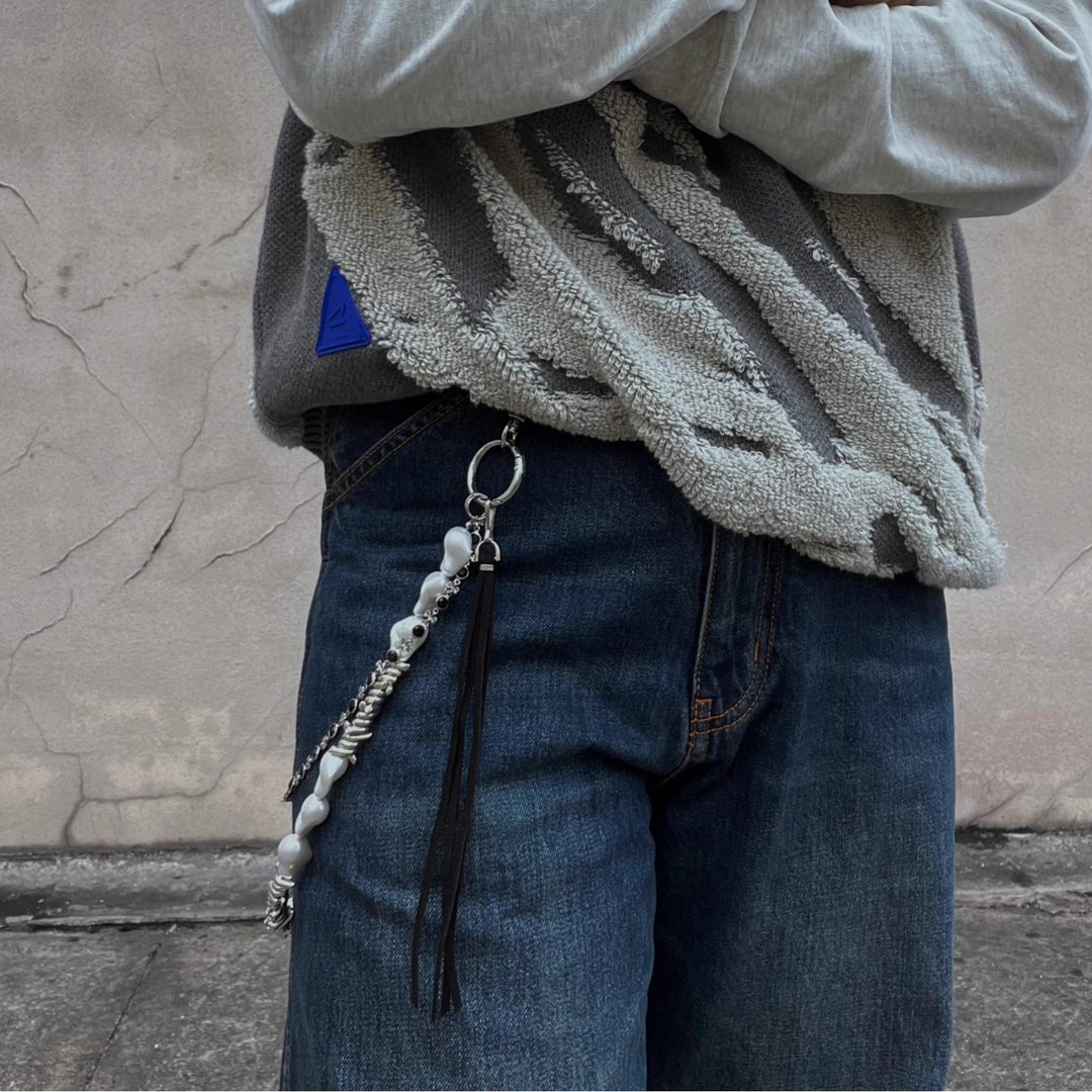 Fashionable chain belt with pearl and metal accents Kalsten