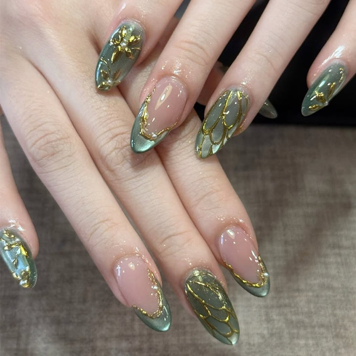 Artificial nail set with elegant 3D elements and luxurious accents Kalsten