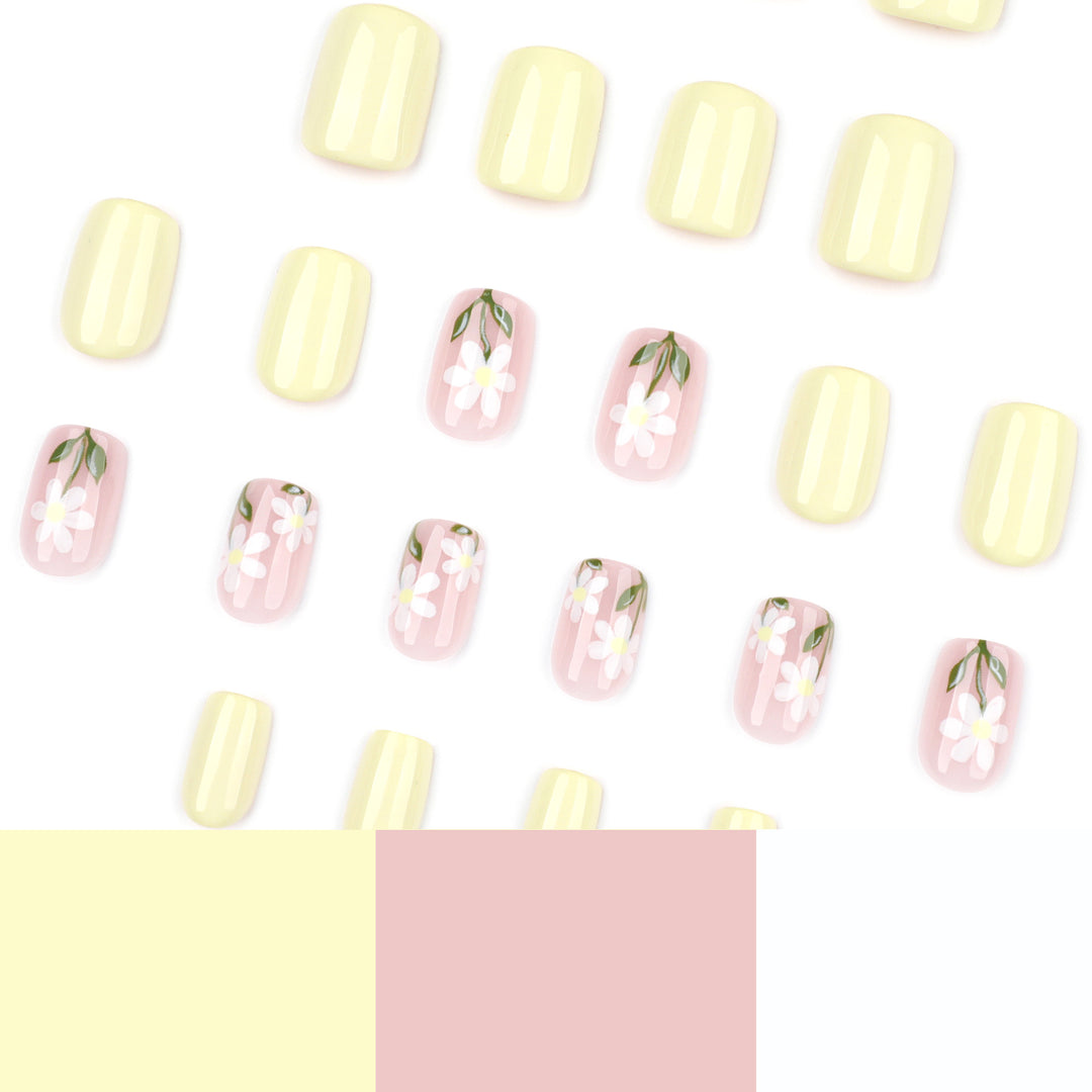 Artful nail extensions with elegant flower design Kalsten