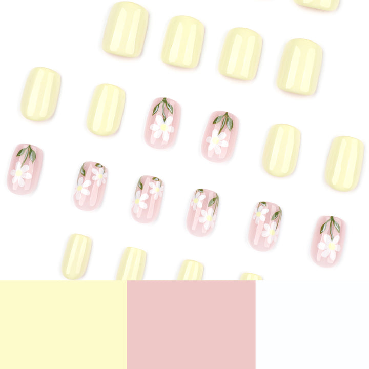 Artful nail extensions with elegant flower design Kalsten