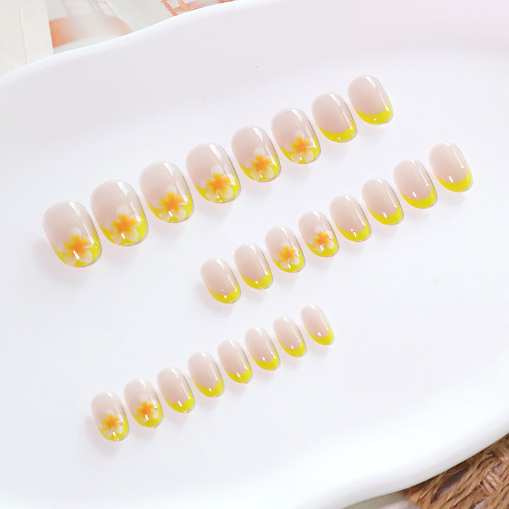 Artificial Nail Art with Blooming Design Kalsten