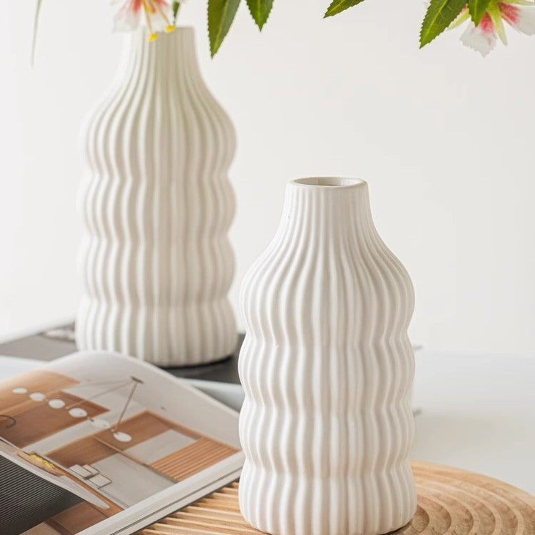 Stylish ceramic vase with wave structure Kalsten