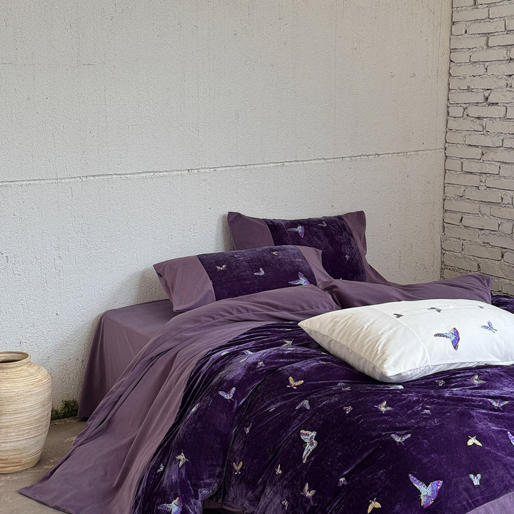 Percale bedding set with delicate butterfly embroidery