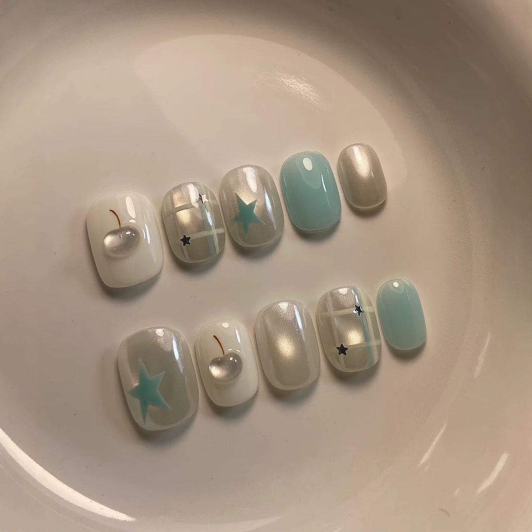 Artistic Themed Press-On Nail Set