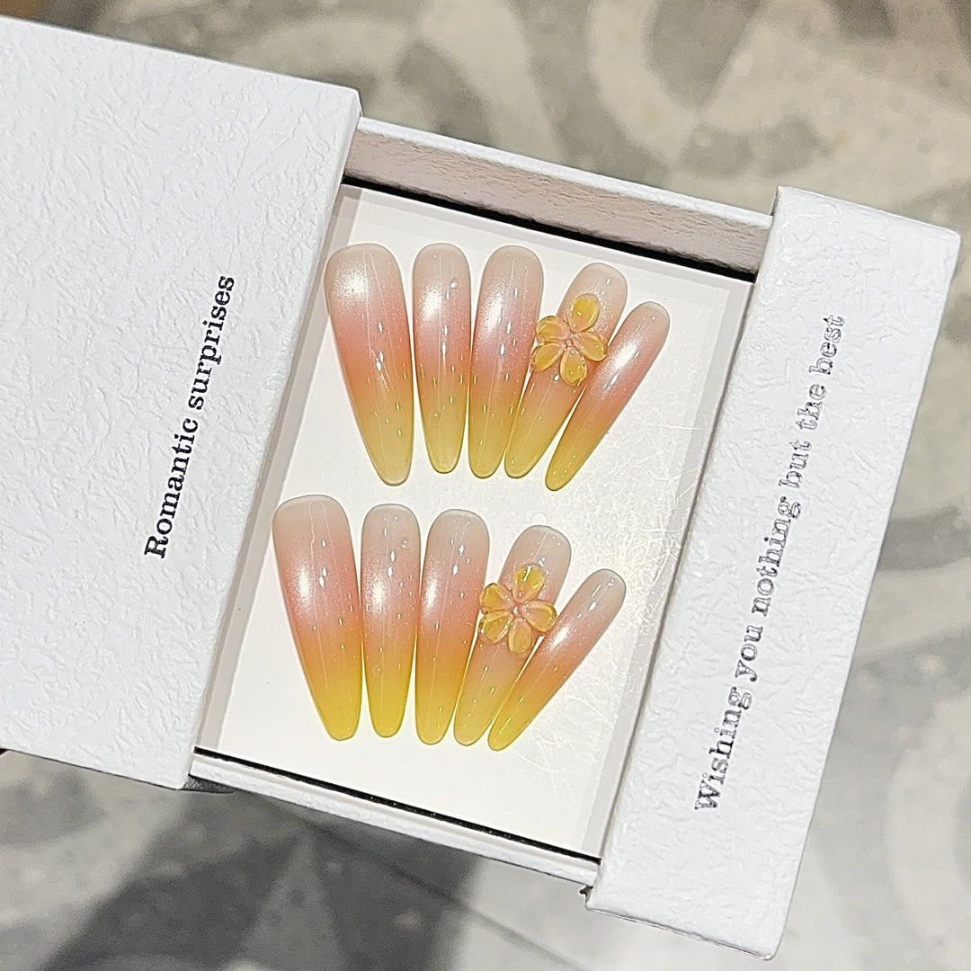 Elegant Artificial Nails with Romantic Ombre Effect Kalsten