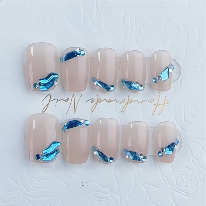 Artistic Decorative Press-On Nail Set Kalsten