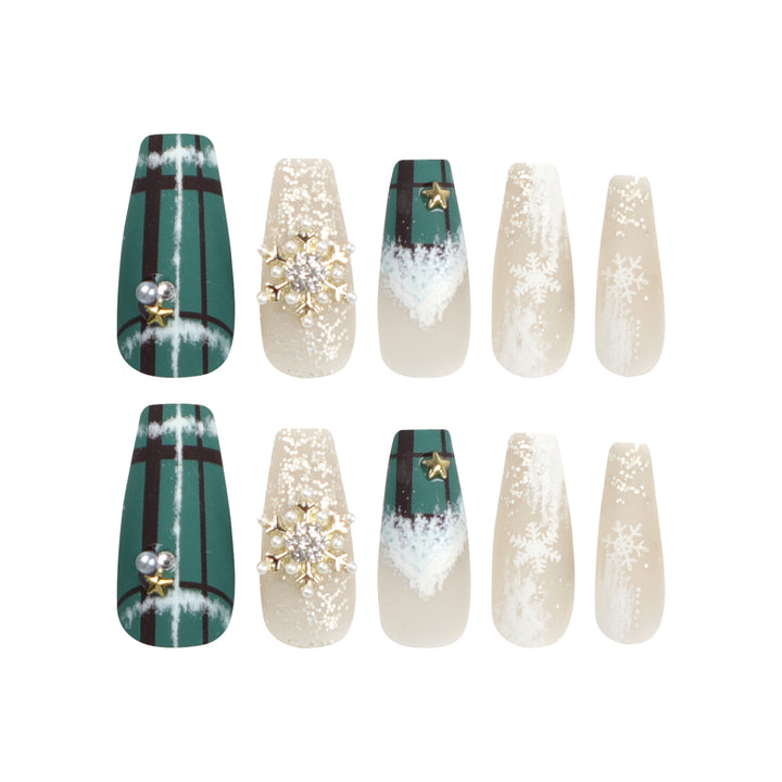 Artistic Nail Extensions with Festive Christmas Design Kalsten