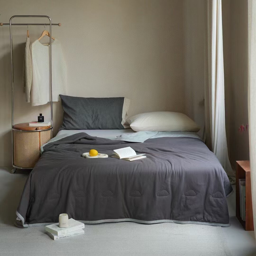 Bedding set made of breathable cotton percale with light stonewash