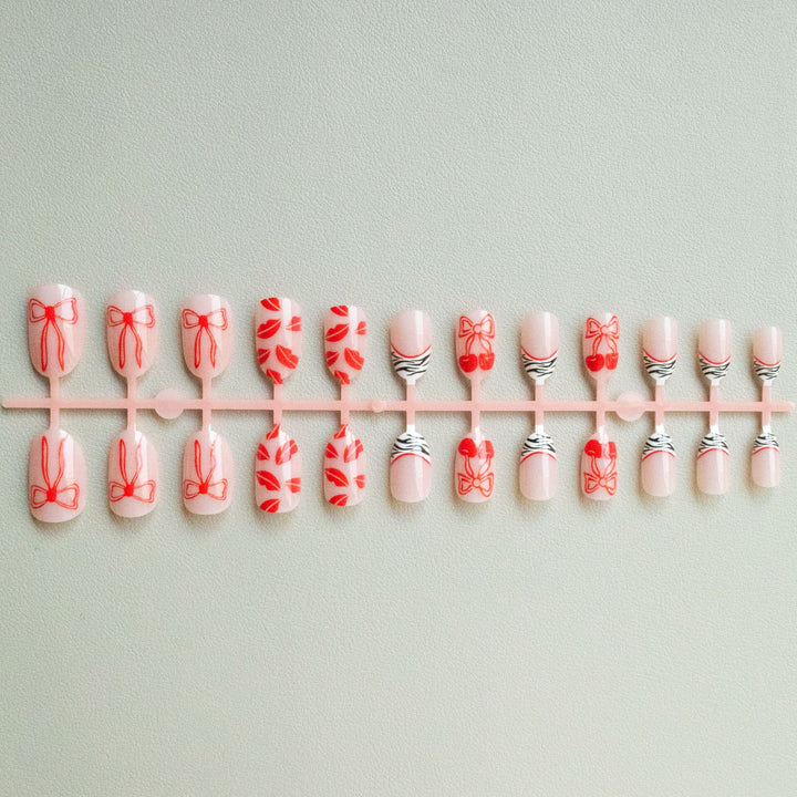 Artistic Bow and Kiss Nail Art Kit