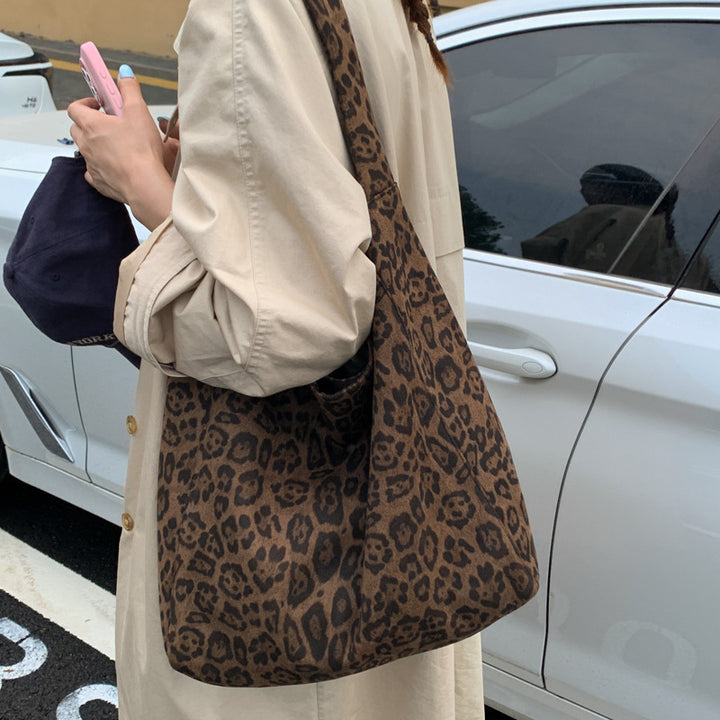 Shoulder bag in elegant leopard print design Kalsten