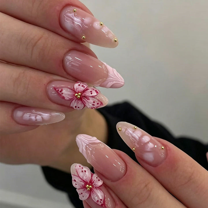 Floral Nail Art Kalsten