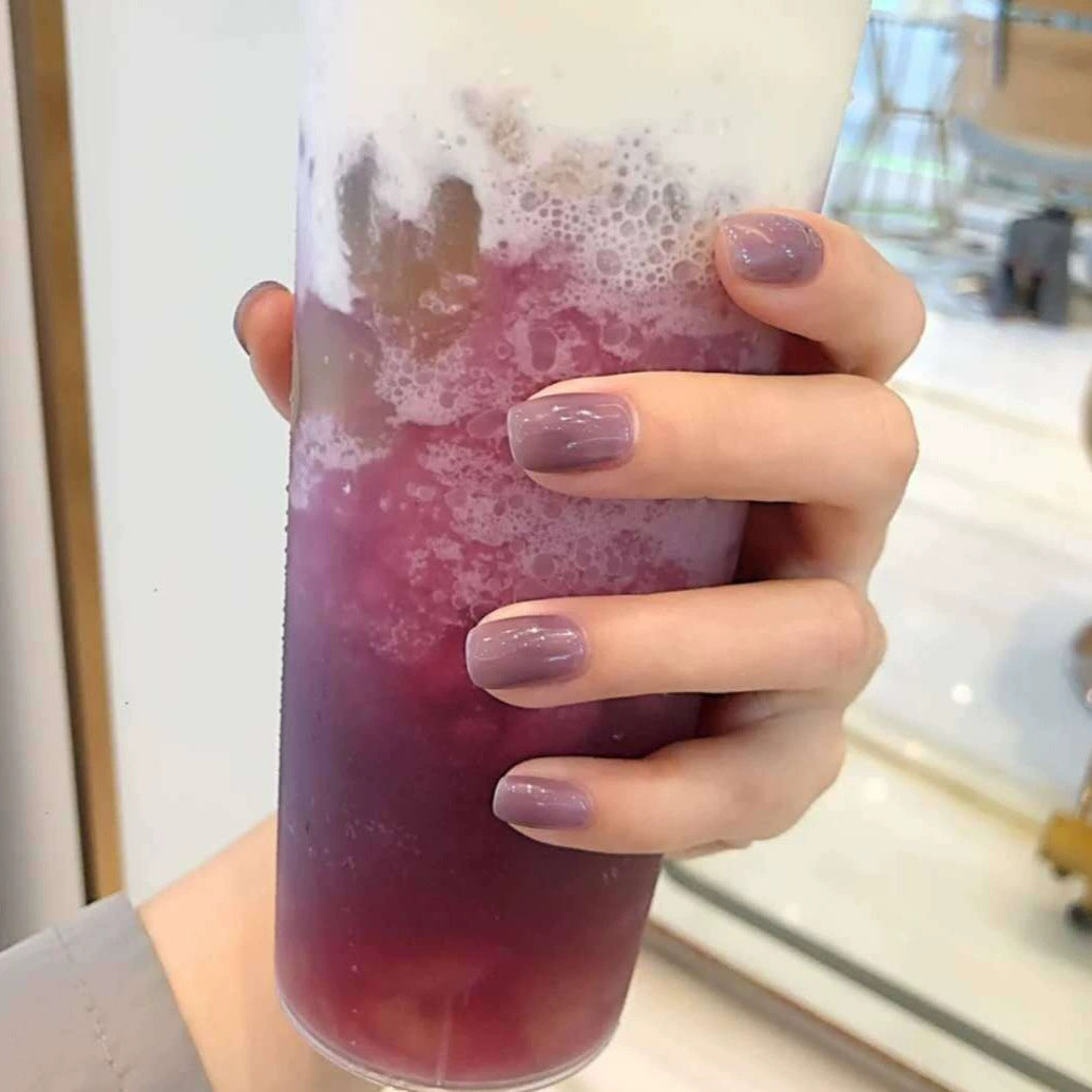 Glossy Press-On Nail Art with Elegant Finish Kalsten