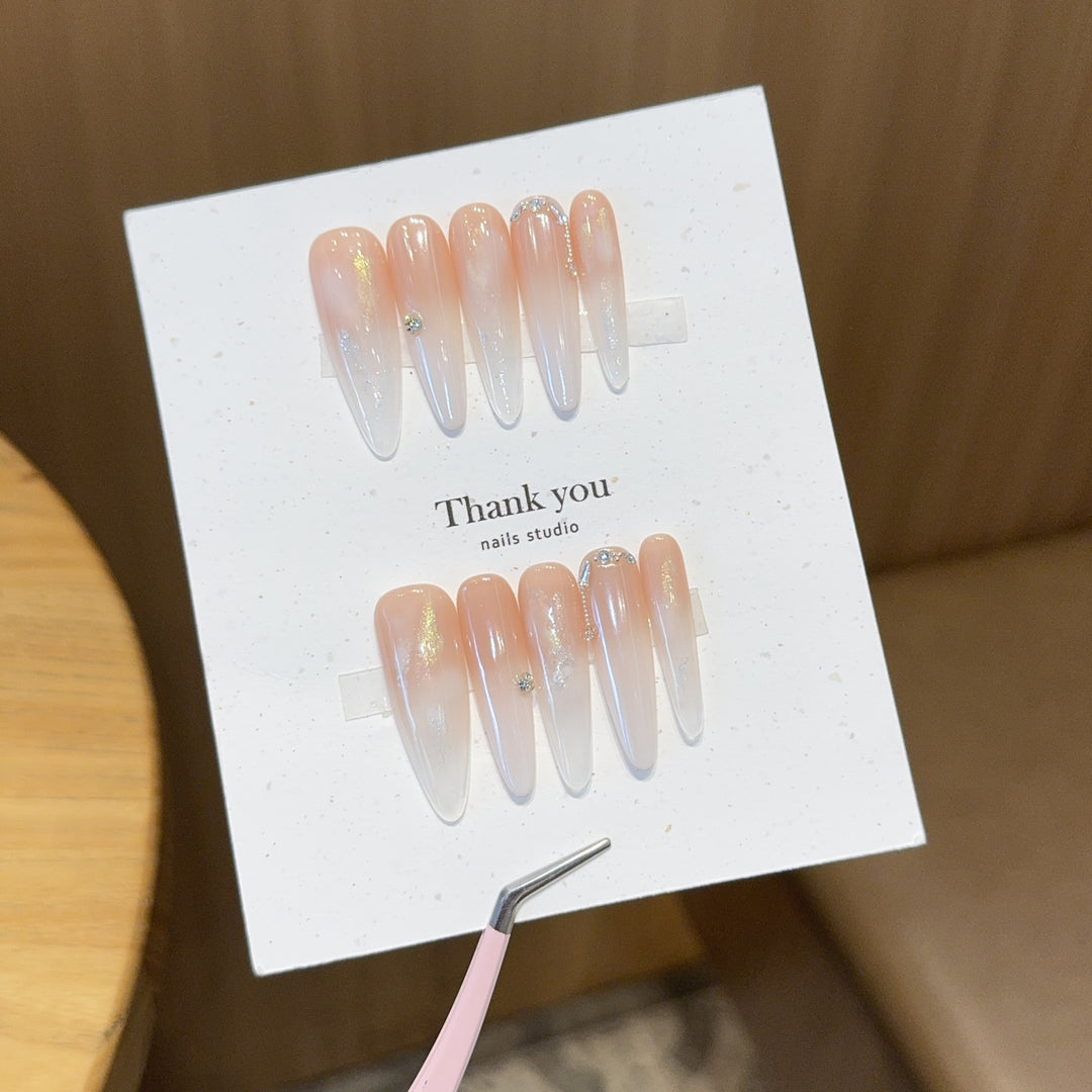 Artificial Nail Set with Elegant Glitter Accents Kalsten