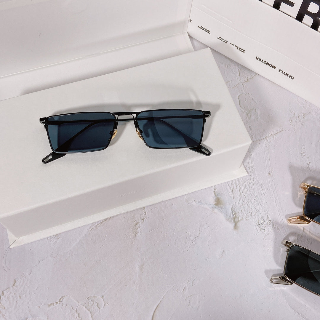 Fashionable sunglasses with rectangular metal frame Kalsten