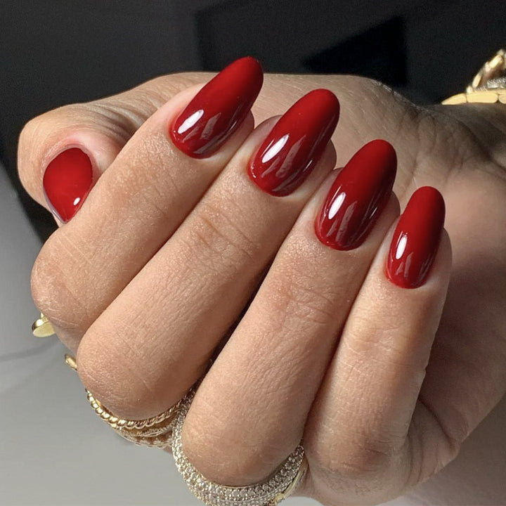 Elegant artificial nails with glossy surface Kalsten