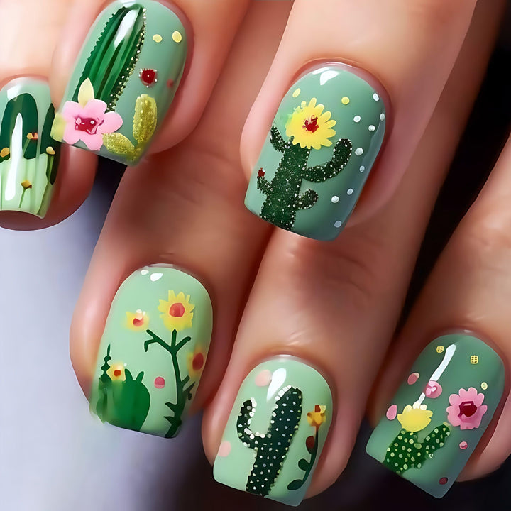Elegant Nail Art with Black-White Contrast Kalsten