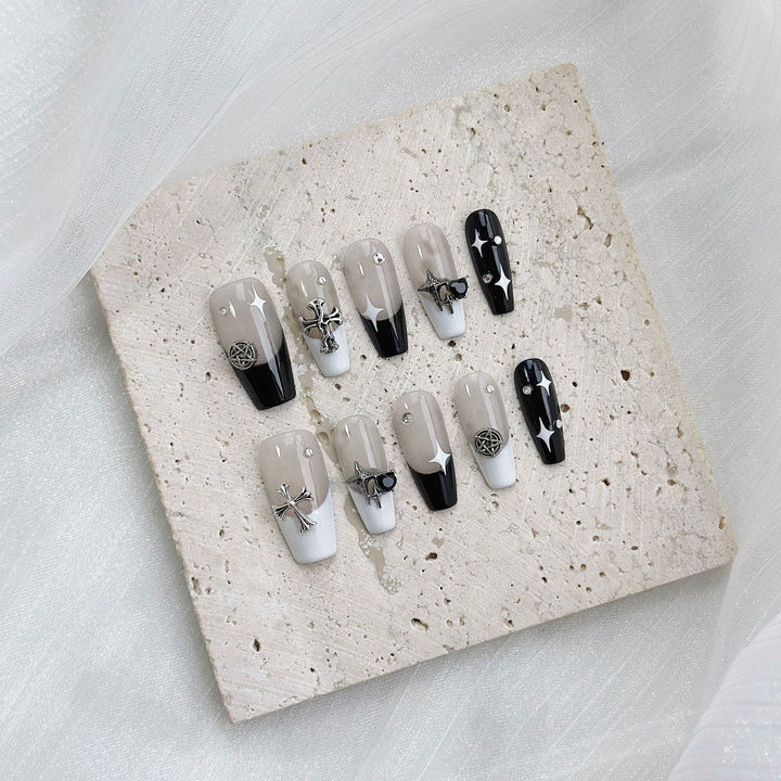 Artistic Themed Press-On Nail Set with Decorative Metallic Accents